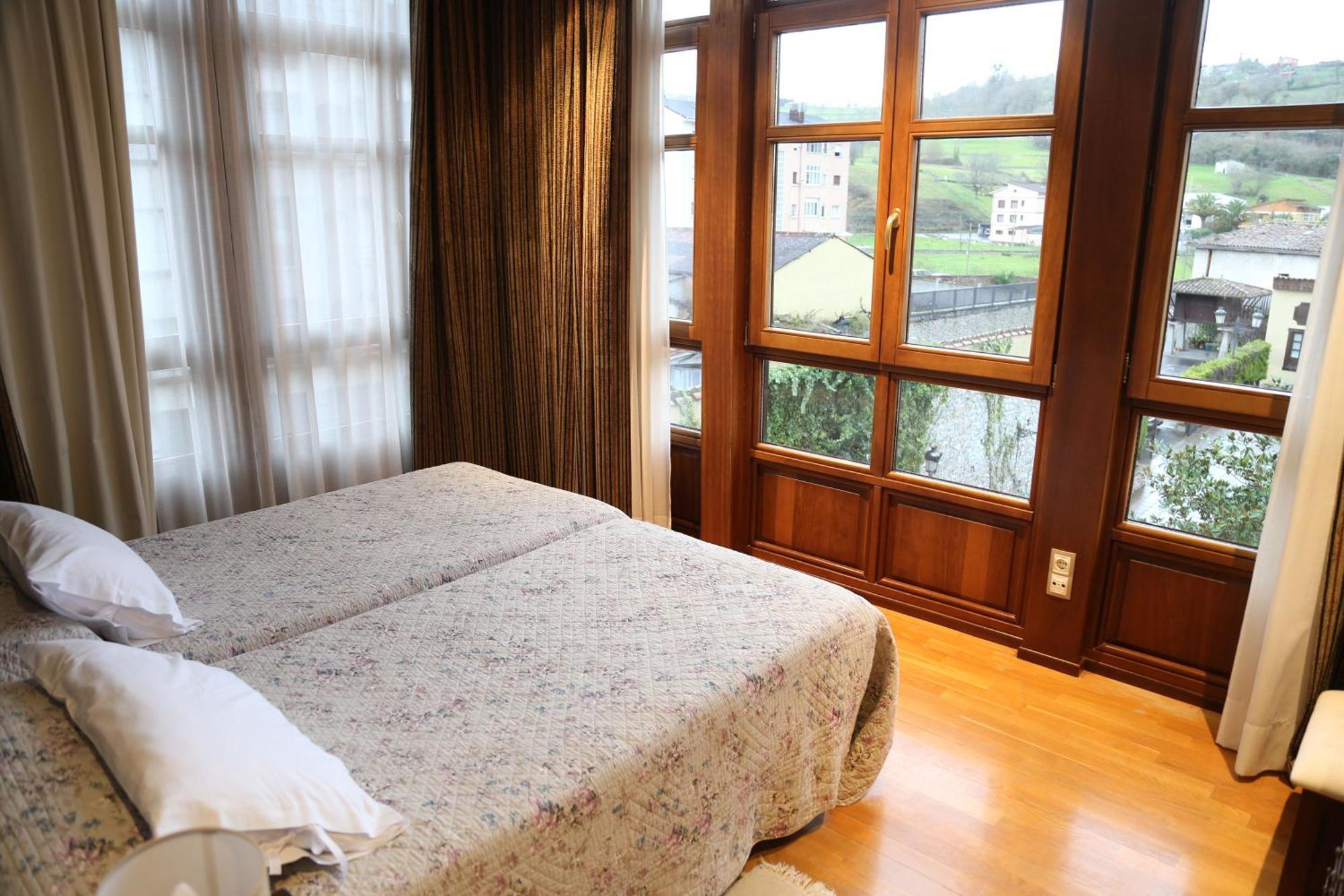 Apartamentos La Pontiga *** Инфиесто Екстериор снимка