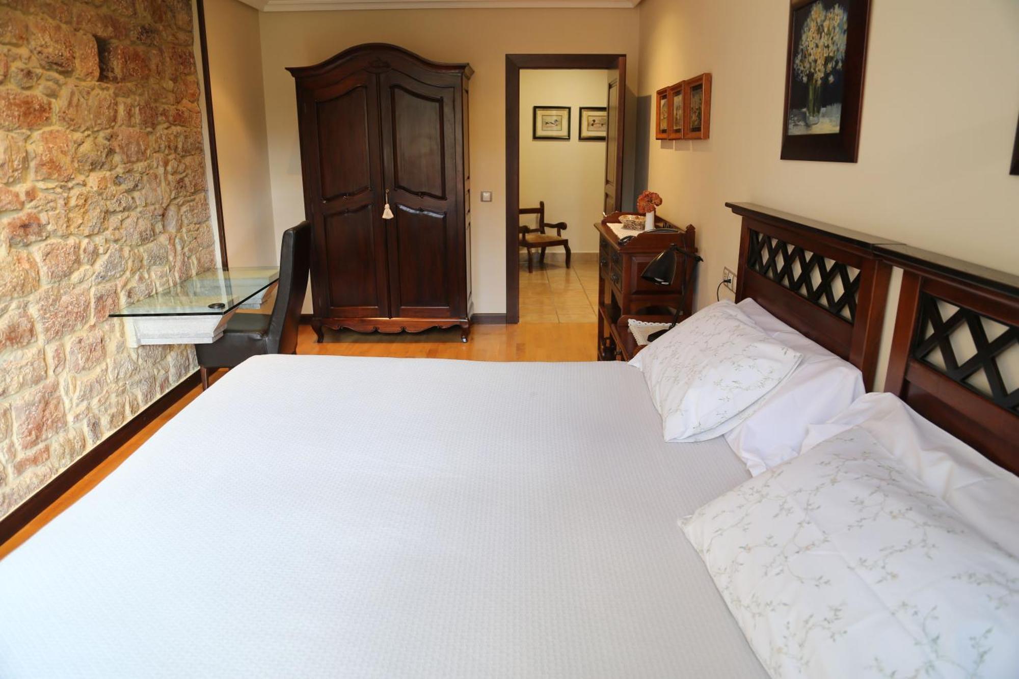 Apartamentos La Pontiga *** Инфиесто Екстериор снимка